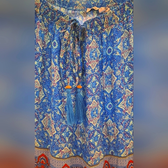 ❤️$5. Holla Sale!!! Ava & Christine Blue Multicolored 💙 Skirt - Picture 2 of 3